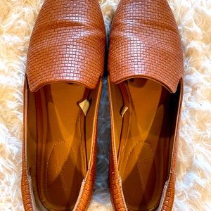 Universal Thread flats, brown, good used condition.